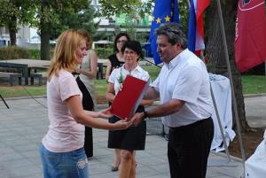 Podelitev priznanj najuspešnejšim učencem in dijakom ter razglasitev nagrajencev akcije »Občina Sežana v cvetju 2016« na prenovljenem platoju prve triade Osnovne šole Srečka Kosovela Sežana9